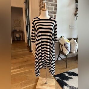 BOUTUQUE x FANTASTIC FAWN Gray Drop Shoulder Black Stripe Hi Lo Top — S